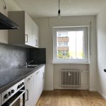 Küche mit Einbauküche