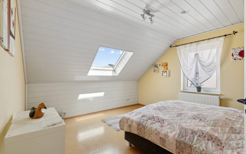 Schlafzimmer (OG)