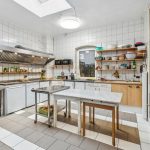 Küche mit Getränketheke 1