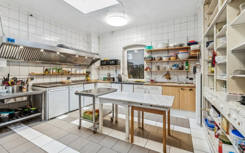 Küche mit Getränketheke 1