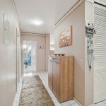 Flur mit Einbauschrank