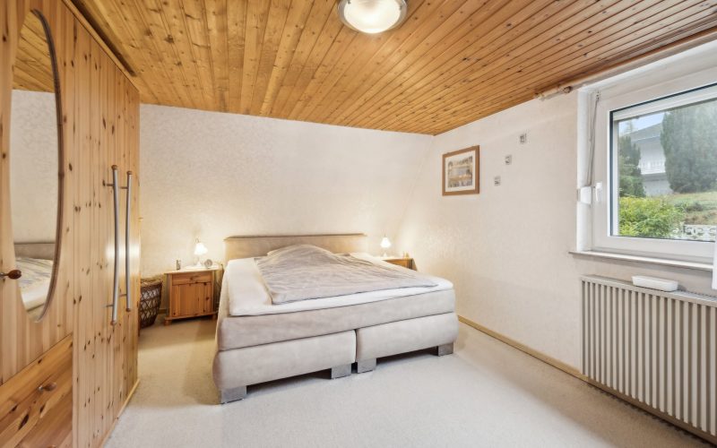 Schlafzimmer 1 (OG)