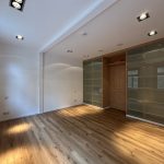 Schlafzimmer mit Einbauschrank