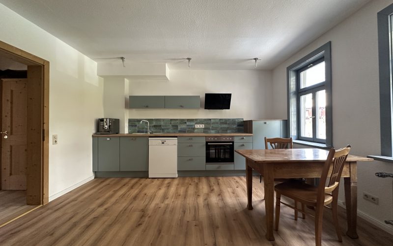 Küche mit Einbauküche (inkl.)