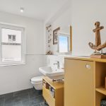 Badezimmer mit Dusche