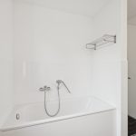 Badezimmer mit Dusche