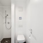 Badezimmer mit Dusche