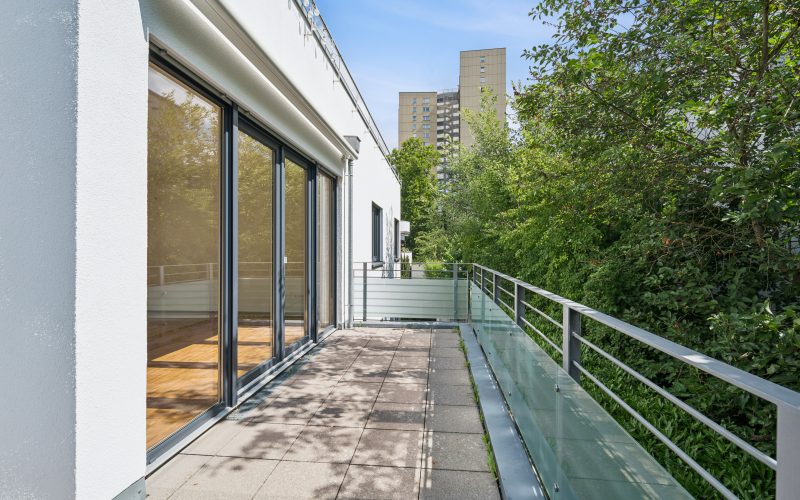 Großzügige Terrasse