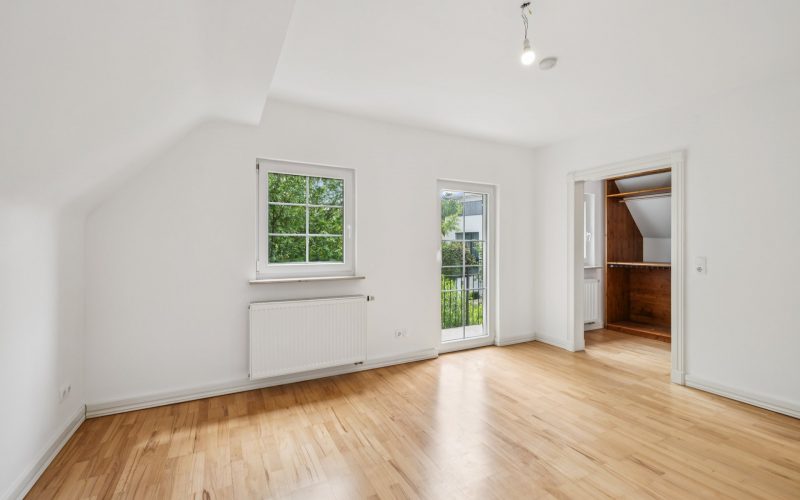Schlafzimmer mit Ankleide