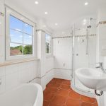 Badezimmer (OG)