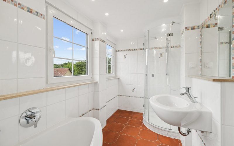 Badezimmer (OG)