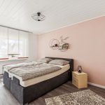 Schlafzimmer (EG)