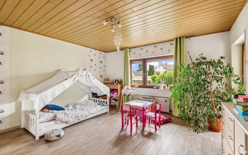 Schlafzimmer 2 (EG)