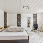 Schlafzimmer (UG)