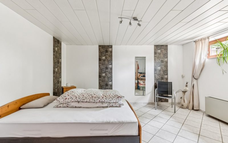 Schlafzimmer (UG)