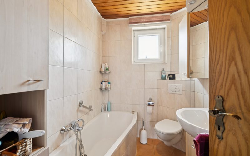 Badezimmer (OG)
