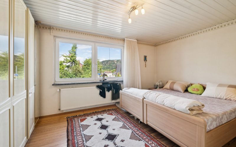 Schlafzimmer 2 (EG)