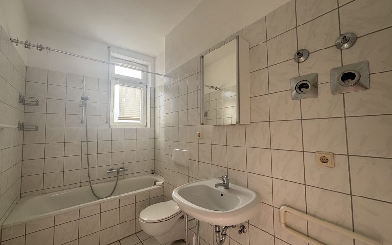 Badezimmer mit Badwanne